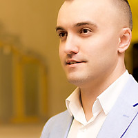 ВЕДУЩИЙ